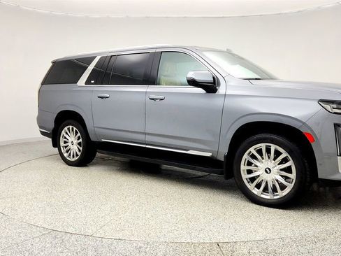 Used 2021 Cadillac Escalade ESV Premium Luxury image 3