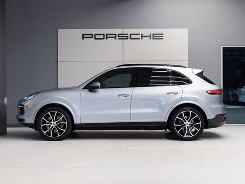 Certified 2023 Porsche Cayenne AWD/4WD image 2