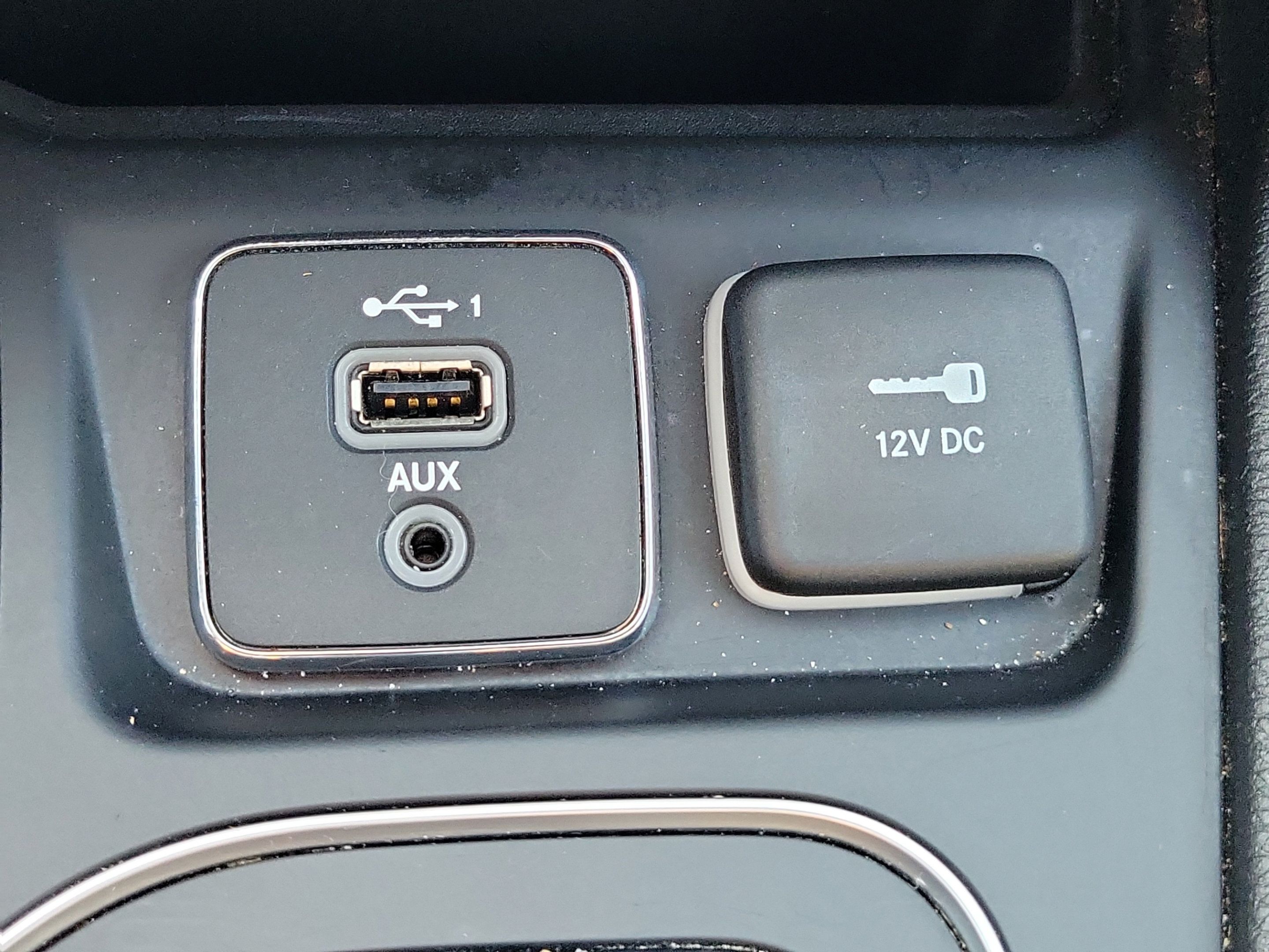 Used 2020 Jeep Cherokee High Altitude AWD/4WD image 34