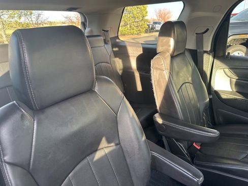 Used 2015 GMC Acadia SLT image 24