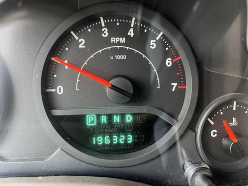 Used 2009 Jeep Wrangler Unlimited X image 34