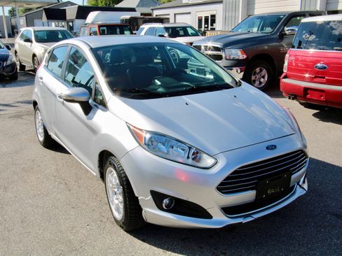 Used 2014 Ford Fiesta Titanium image 9