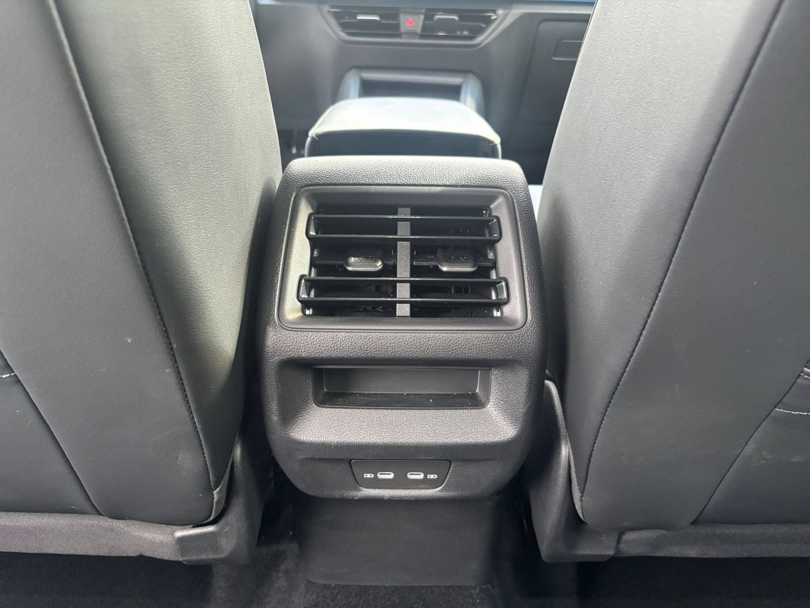 Used 2026 Volkswagen Tiguan SE AWD/4WD image 24