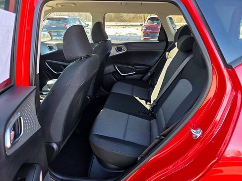 Certified 2025 Kia Soul LX w/ LX Technology Package image 17