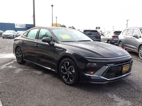 Used 2025 Hyundai Sonata SEL FWD image 3
