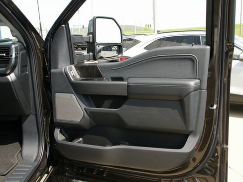 New 2025 Ford F250 Lariat w/ Lariat Ultimate Package image 42