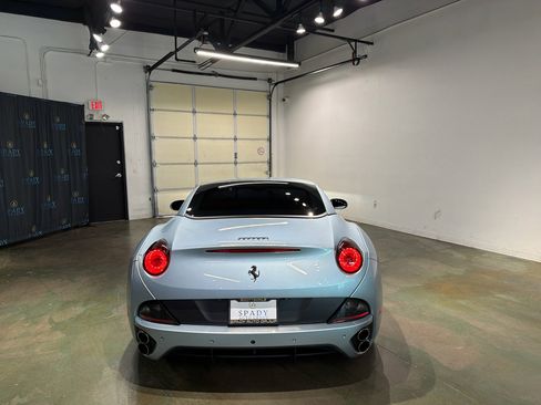 Used 2013 Ferrari California image 8