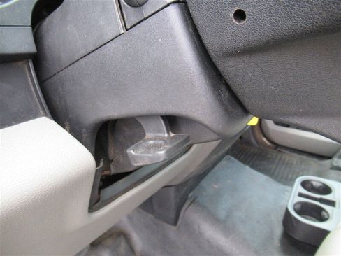 Used 2017 Ford F550 2WD Regular Cab Super Duty image 19