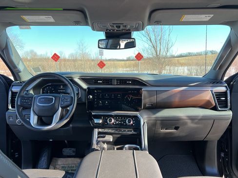 Used 2024 GMC Sierra 1500 Denali AWD/4WD image 21