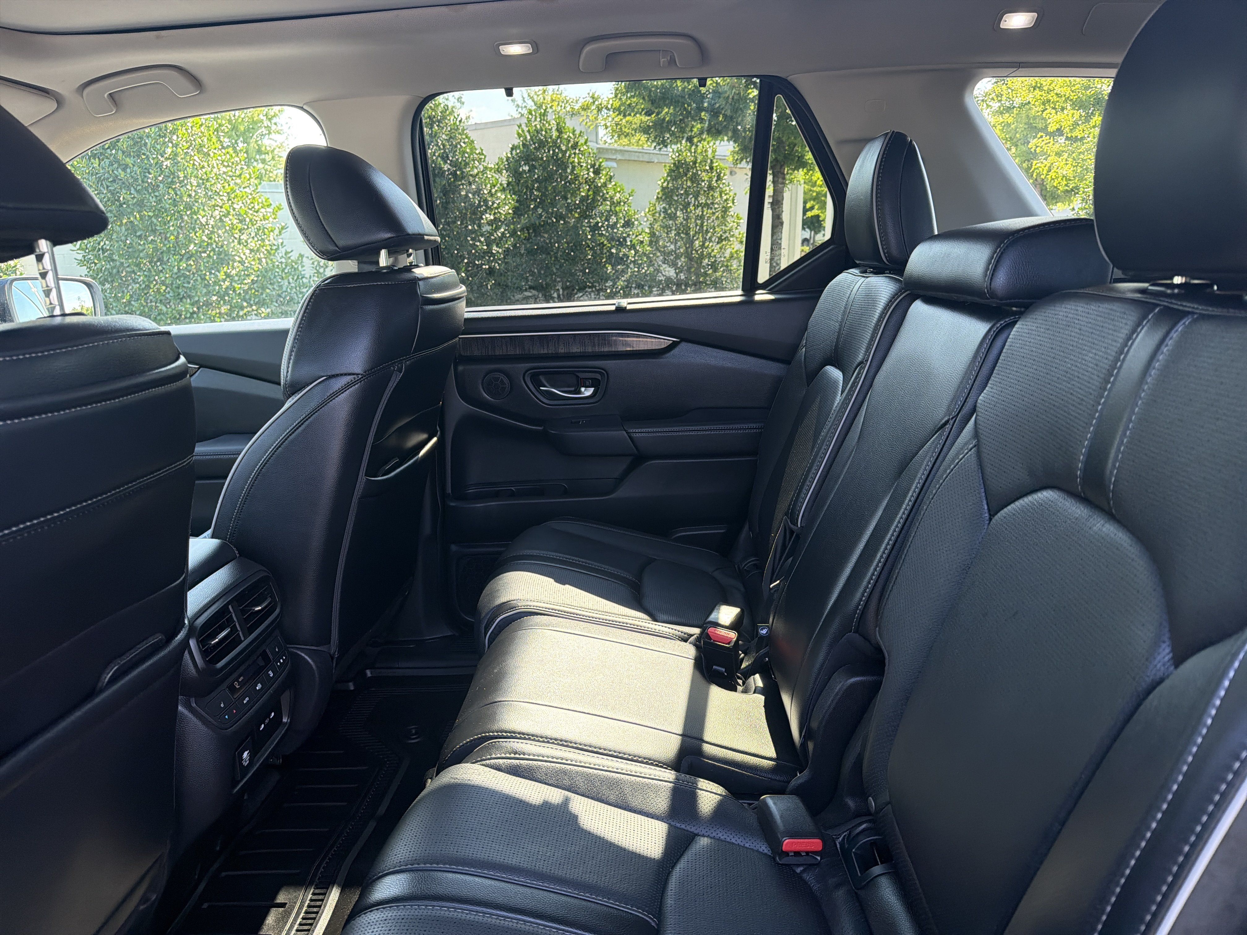 Used 2024 Honda Pilot Elite image 26