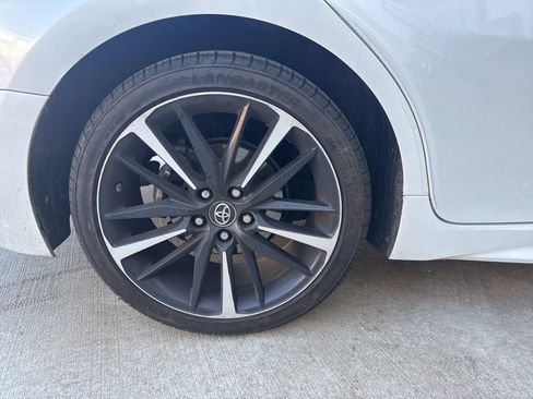 Used 2018 Toyota Camry XSE image 4