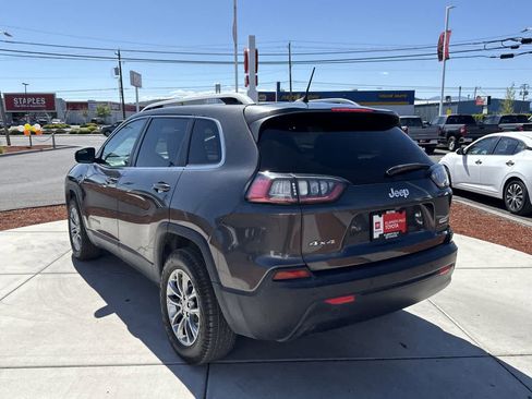 Used 2019 Jeep Cherokee Latitude Plus w/ Comfort/Convenience Group AWD/4WD image 5