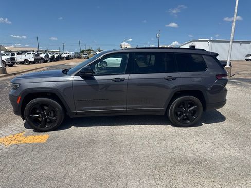 Used 2023 Jeep Grand Cherokee L Laredo AWD/4WD image 3