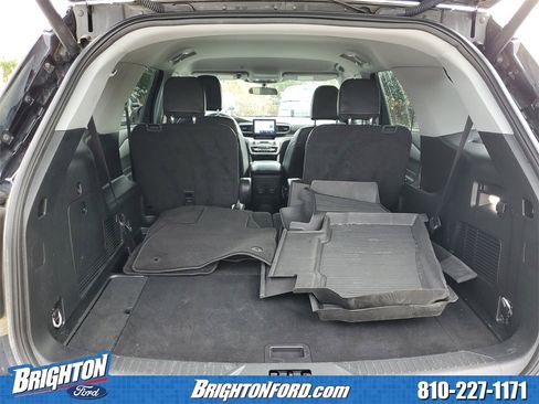Used 2023 Ford Explorer XLT w/ Equipment Group 202A image 7