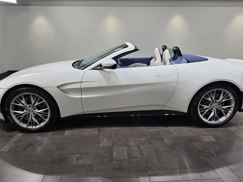 Used 2021 Aston Martin V8 Vantage Roadster image 26