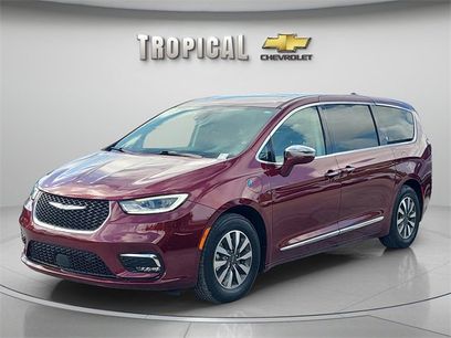 Used 2022 Chrysler Pacifica Limited