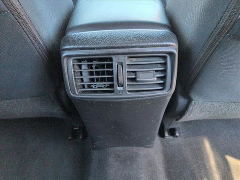 Used 2017 Nissan Rogue S FWD image 17