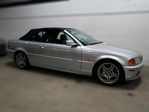 Used 2001 BMW 330Ci Convertible RWD image 3