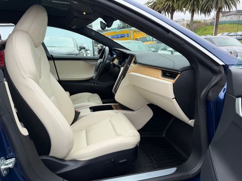 Used 2020 Tesla Model S Long Range Plus image 35