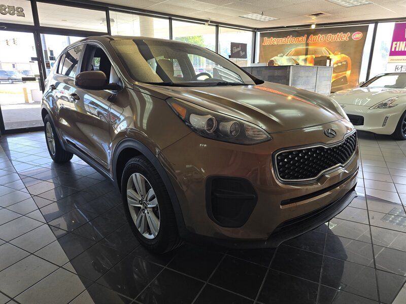 Used 2017 Kia Sportage LX FWD image 3