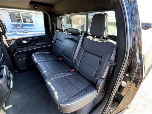 Used 2025 GMC Sierra 2500 AT4X AWD/4WD image 21