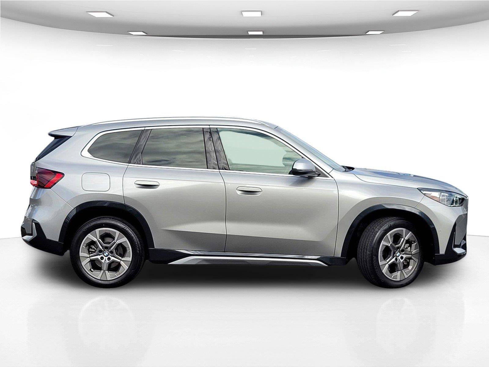 Used 2023 BMW X1 xDrive28i w/ Convenience Package AWD/4WD image 5