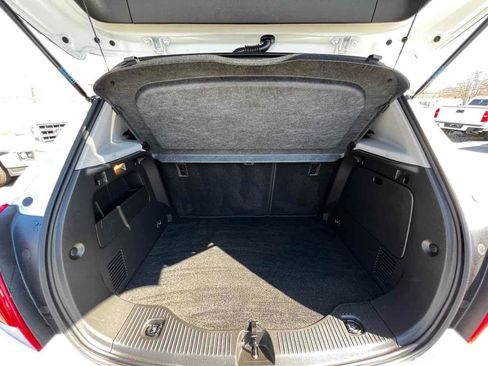 Used 2022 Chevrolet Trax LT image 30