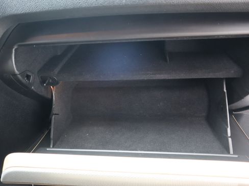 Used 2017 Ford Explorer XLT image 39