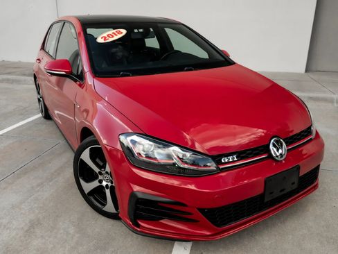 Used 2018 Volkswagen GTI SE image 3