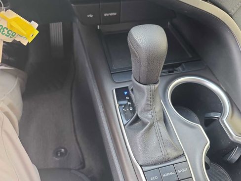Used 2023 Toyota Camry LE image 20