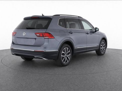 Certified 2020 Volkswagen Tiguan SE w/ Panoramic Sunroof Package AWD/4WD image 5