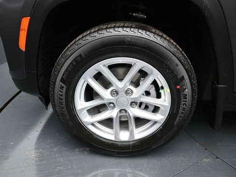 New 2026 Jeep Grand Cherokee Laredo X AWD/4WD image 9