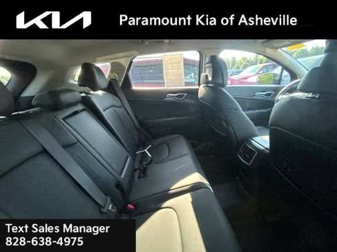 Certified 2025 Kia Sportage EX AWD/4WD image 8