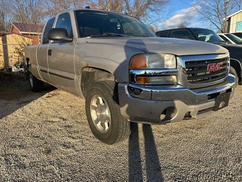 Used 2005 GMC Sierra 1500 SLE w/ Safe And Sound Package AWD/4WD image 4