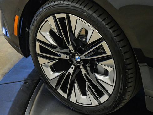 Used 2026 BMW 530i RWD image 10