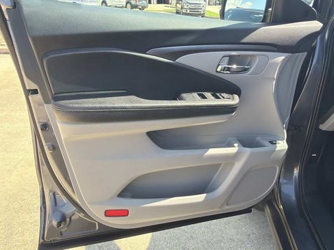 Used 2019 Honda Pilot EX image 19