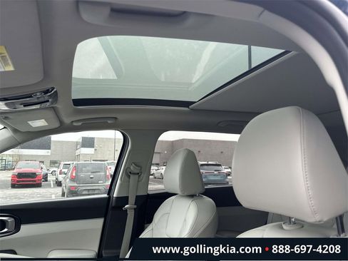 Certified 2024 Kia Sorento S w/ Panoramic Sunroof Package image 18