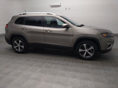 Used 2019 Jeep Cherokee Limited AWD/4WD image 11
