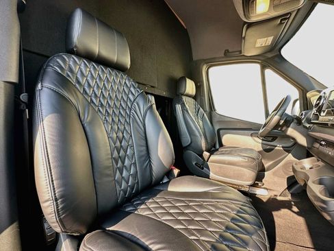 Used 2019 Mercedes-Benz Sprinter 170 image 30