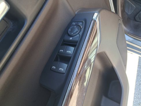 Used 2020 Chevrolet Silverado 1500 LT w/ Convenience Package image 11