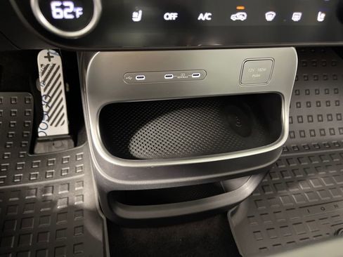 New 2026 Hyundai Ioniq 9 Calligraphy image 28