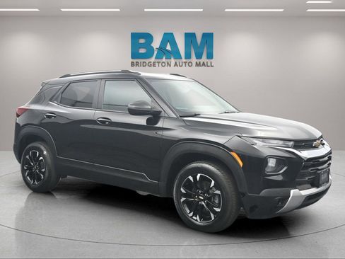 Used 2023 Chevrolet TrailBlazer LT w/ Convenience Package image 1