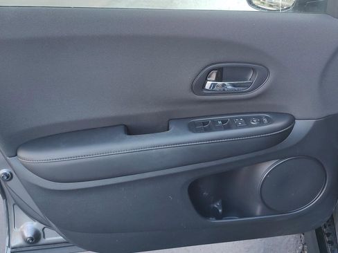 Used 2021 Honda HR-V Sport image 16