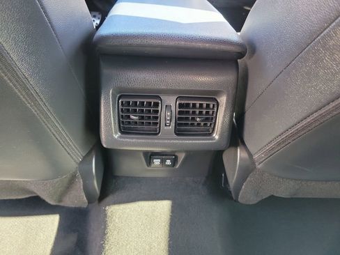 Used 2025 Toyota Camry SE image 12