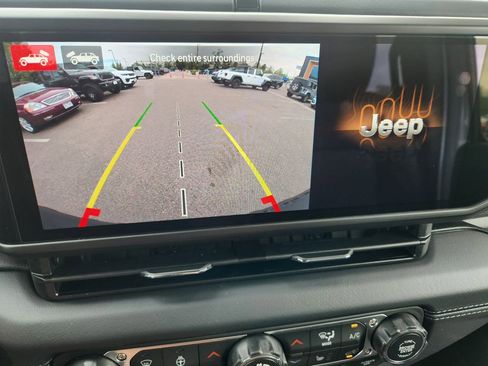 New 2026 Jeep Wrangler Unlimited Rubicon AWD/4WD image 18