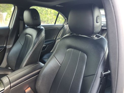 Used 2020 Mercedes-Benz A 220 4MATIC w/ Premium Package image 18