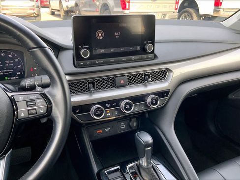 Used 2024 Acura Integra image 6