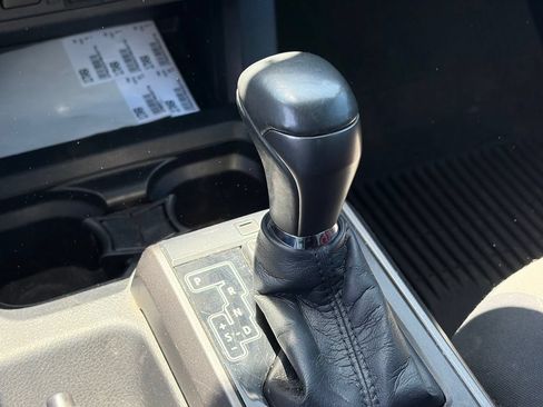 Used 2022 Toyota Tacoma TRD Off-Road w/ Technology Package RWD image 8