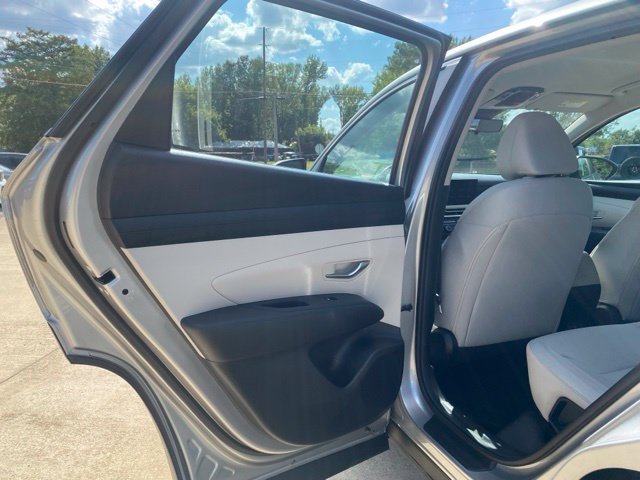 Used 2025 Hyundai Tucson SE AWD/4WD image 16