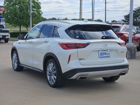 Used 2019 INFINITI QX50 Essential w/ Sensory Package FWD image 7